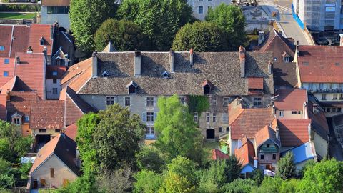 Immeuble à vendre ORNANS (25)