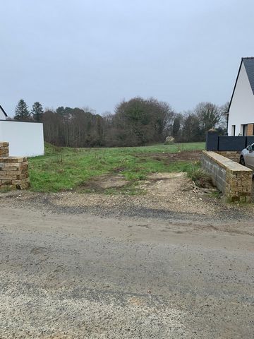 RARE BEAU TERRAIN CONSTRUCTIBLE A FOUESNANT