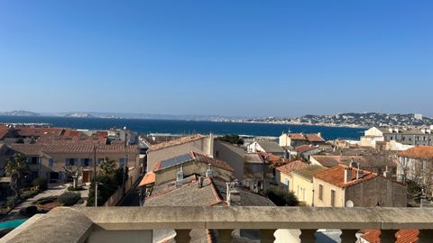 Duplex dernier étage vue mer Marseille 8eme