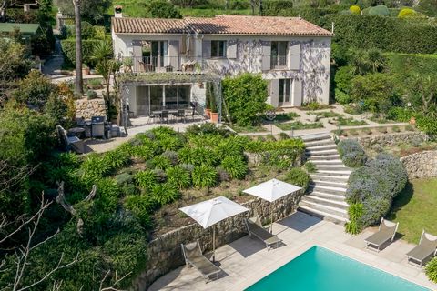 À seulement 20 minutes de Sophia-Antipolis  Villa de charme ave