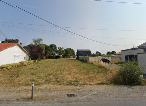 VIAIS commune de pont St MARTIN - Terrain constructible de 534 m² .